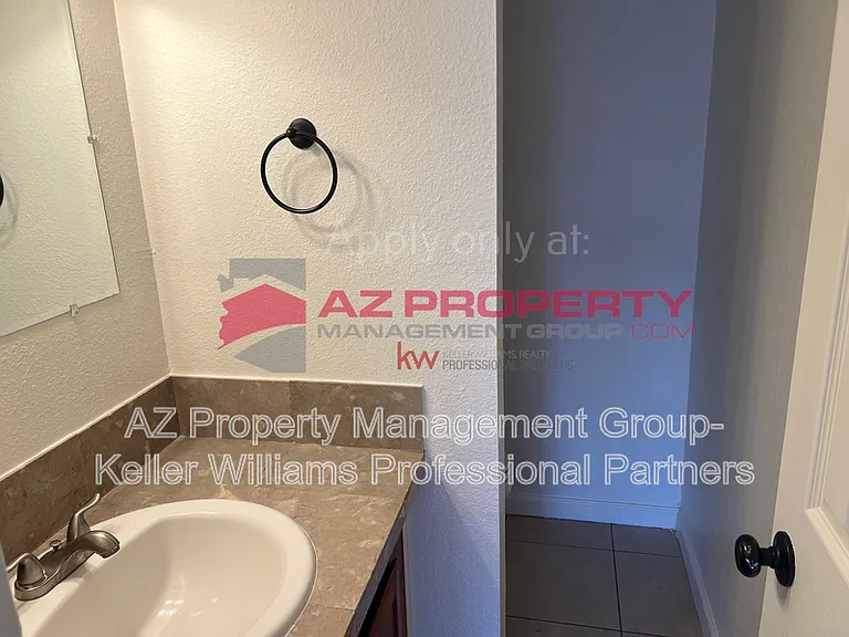 6033 W Golden Ln — Photo 12