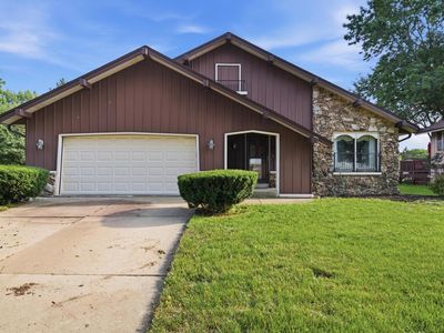 325 E Parkway Estates DRIVE, Oak Creek, WI, 53154