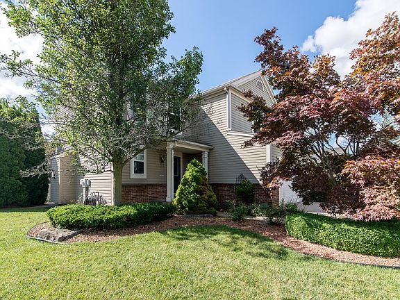3rd image of 7572 Dover Dr