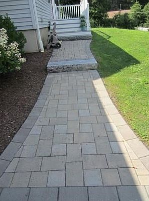 3rd image of 6 Lewis Park Dr N