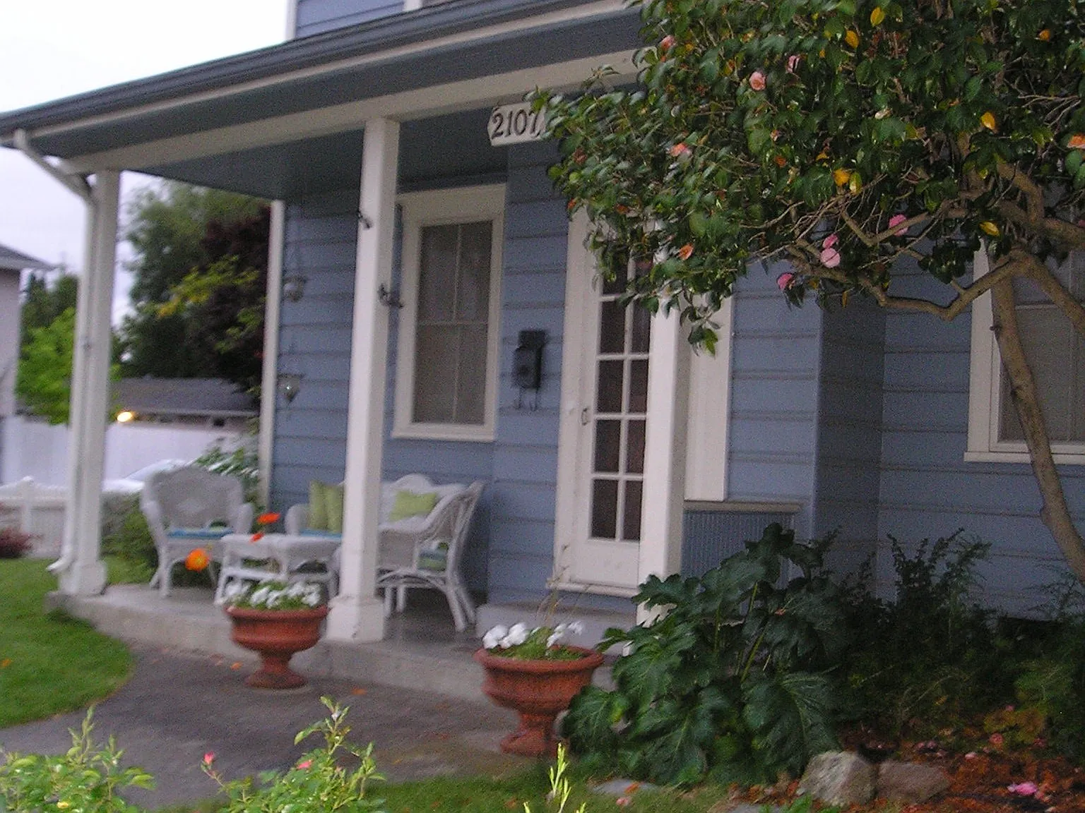 2107 2nd St — Photo 1