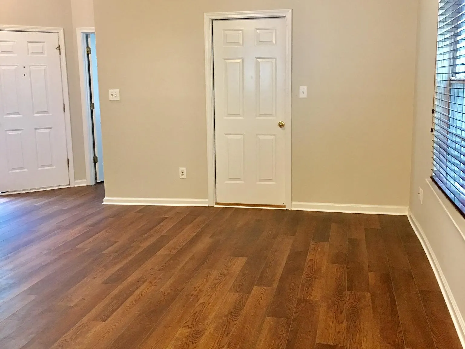 3 bed, 2.5 bath, 1342 sqft, $2,150 — Photo 3