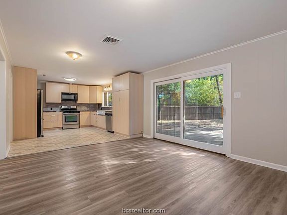 5th image of 510 Olive St