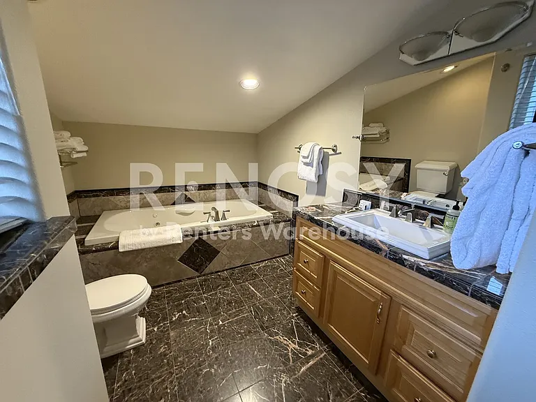 6514 Phinney Ave N #C — Photo 18