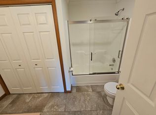 103 E Little St #F, Athens, IL 62613