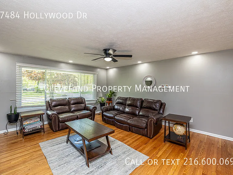 27484 Hollywood Dr — Photo 6