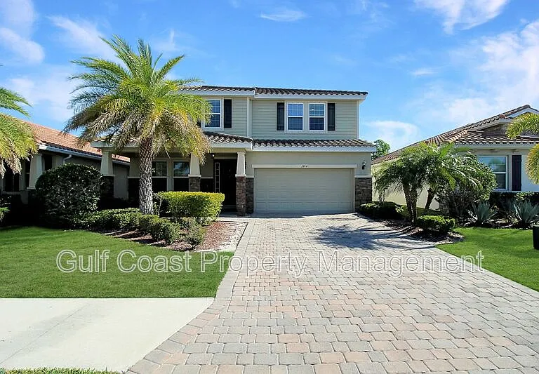 2914 Esmeralda Dr — Photo 1