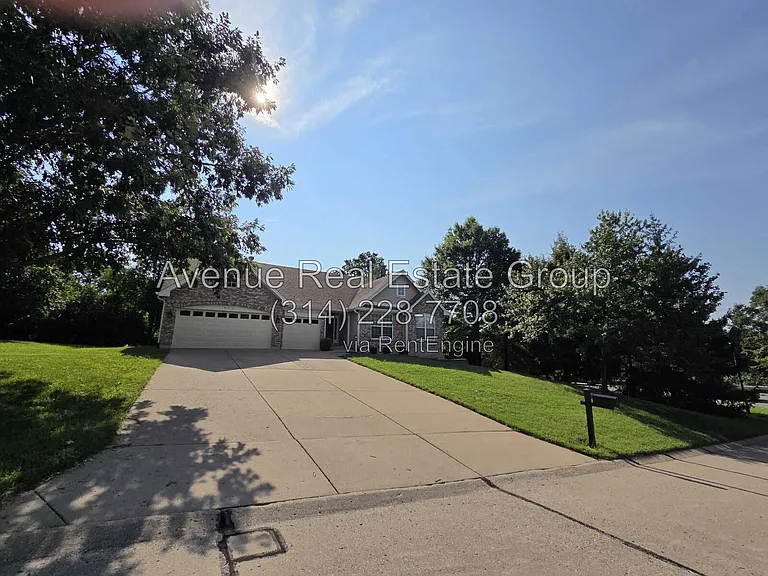 956 Briar Green Ct — Photo 1