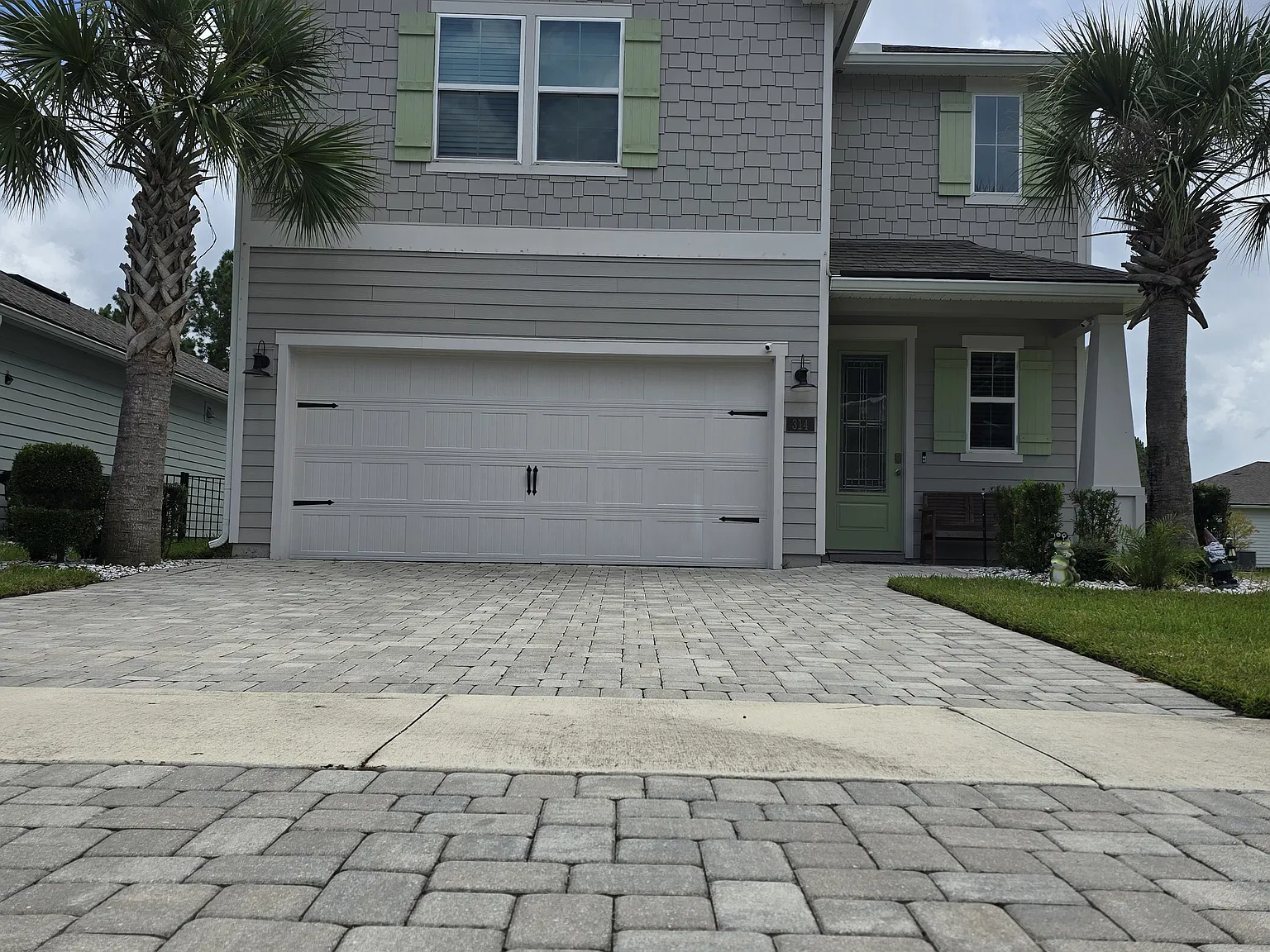 4 bed, 2.5 bath, 2206 sqft, $3,050 — Photo 3