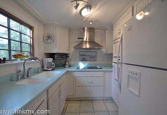 Bright with plenty of cabinets