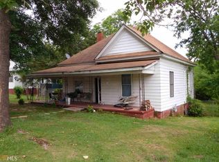 80 Barton Pl, Grantville, GA 30220