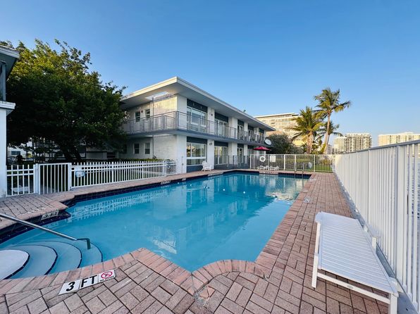 942 Bay Dr #7