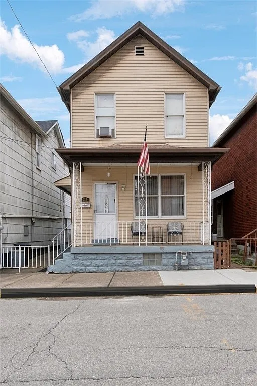213 Fleet St photo 1