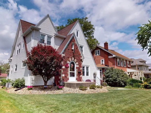 528 Maplewood St, Willard, OH 44890