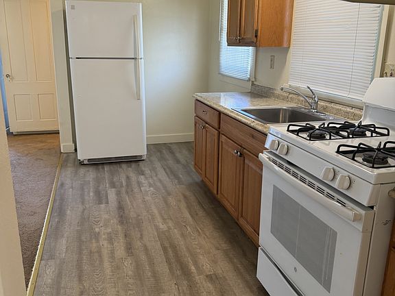 2nd image of 263 5th St APT D