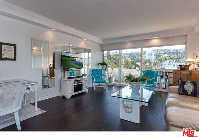 1st image of 838 N Doheny Dr APT 904