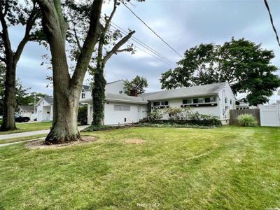 208 Broadway, Massapequa Park, NY, 11762