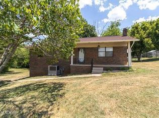 2823 Shiloh Cir, Straw Plains, TN 37871
