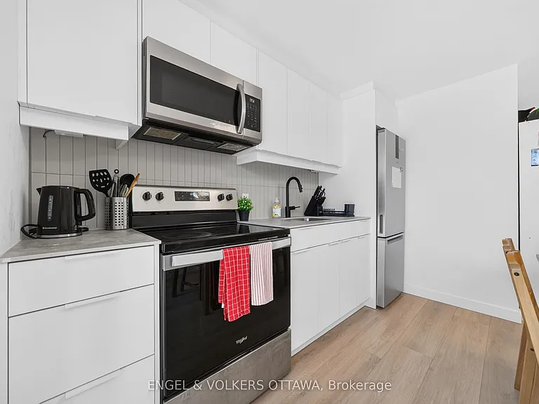 117 Carruthers Ave #D — Photo 7