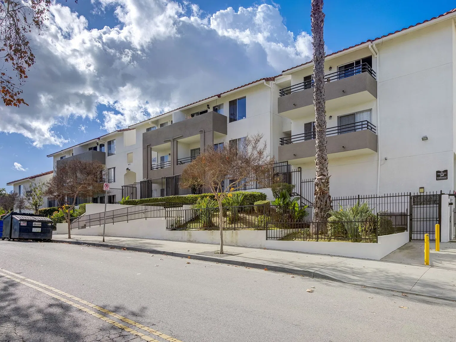 Mariposa Gardens Apartments — Photo 3