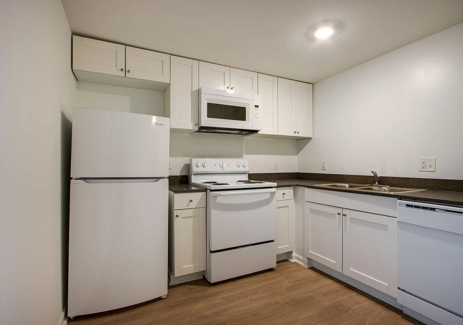 1 bed, $995 — Photo 2