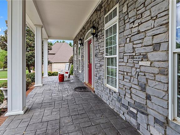 4th image of 409 Wesley Park Dr