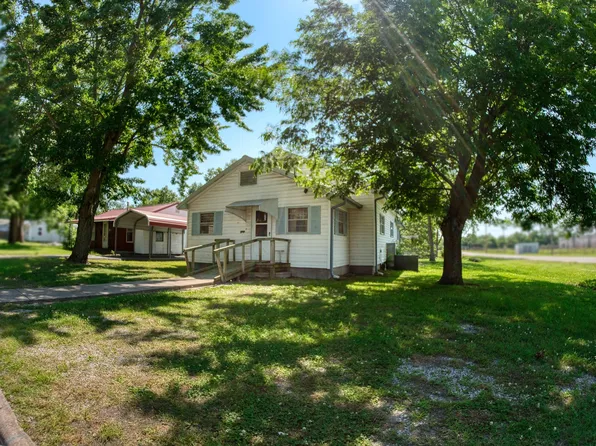 1127 M St NW, Miami, OK 74354