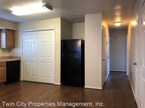3rd image of 203B Richards St