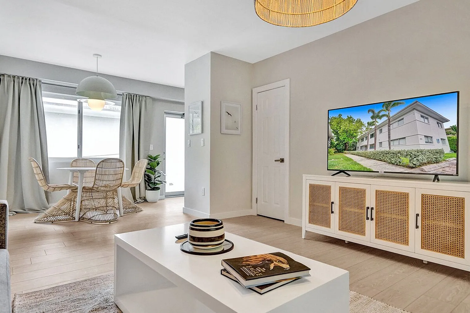 1 bed, 1.0 bath, 796 sqft, $7,299 — Photo 2