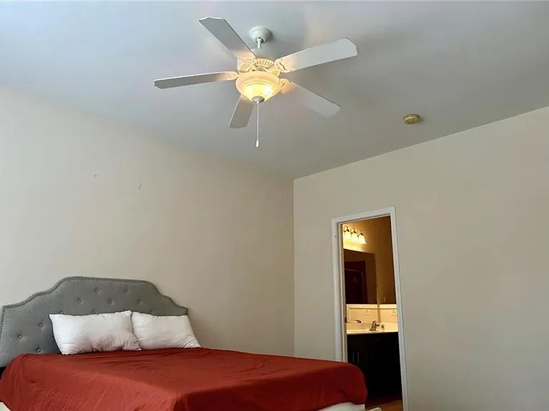 220 Stone Park Dr — Photo 15