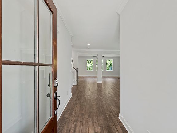 5th image of 714 Sparks St