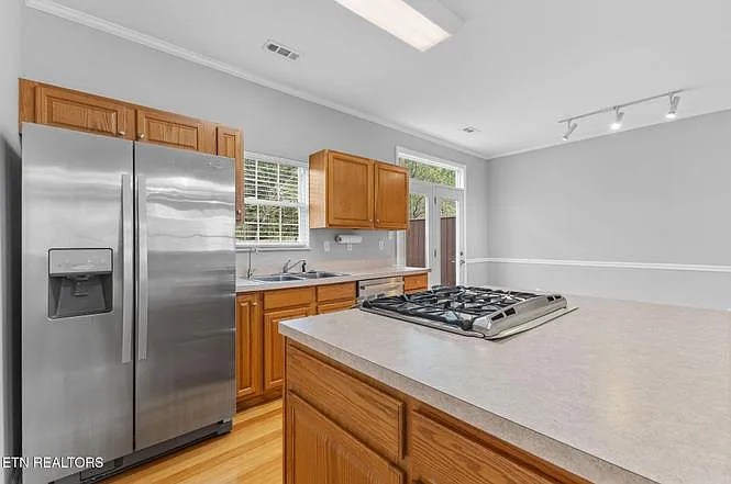 10708 Prince Albert Way — Photo 28