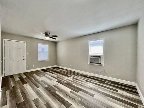 3rd image of 232 Camacho St