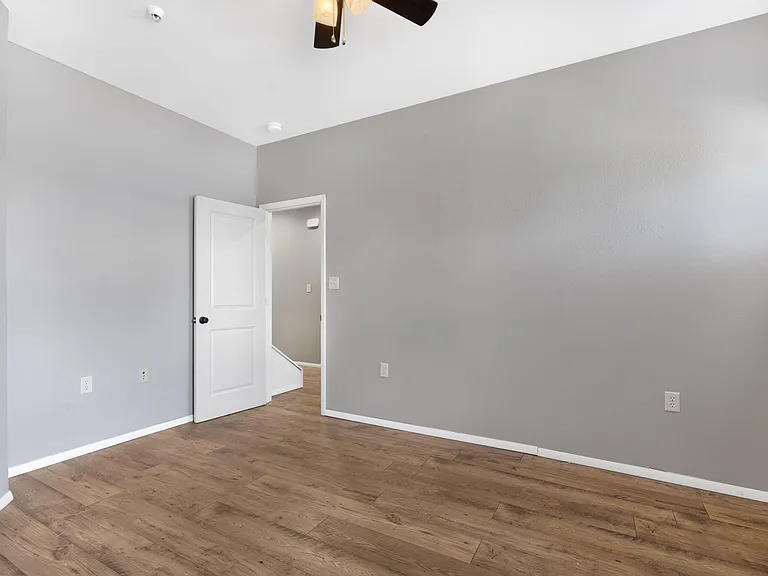 710 W Walnut St — Photo 21