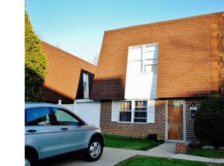 9951 Wingtip Rd, Philadelphia, PA 19115