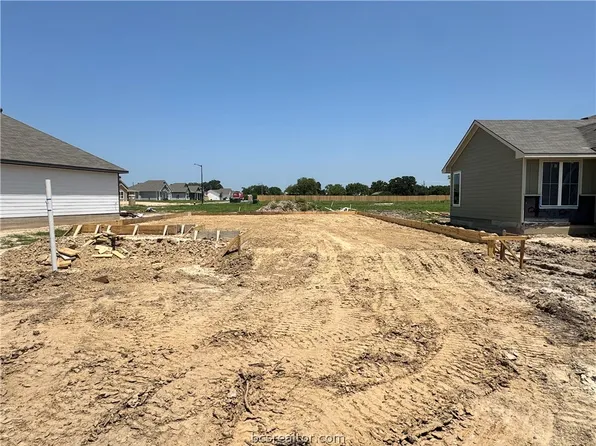 1920 McArthur Ave, Bryan, TX 77803