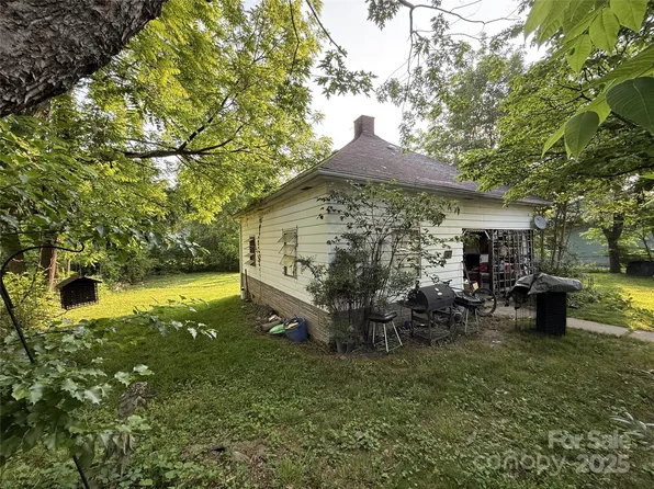 410 Whitmire St, Brevard, NC 28712