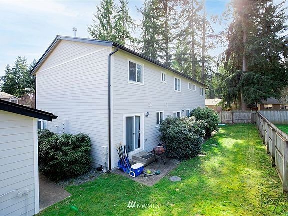 3rd image of 9607 161st St E