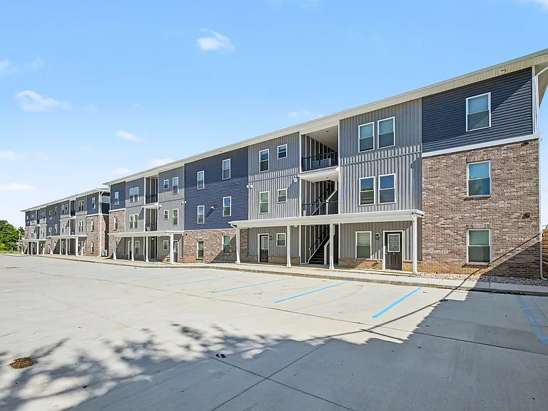 29 Warsaw Ave #1 — Photo 22