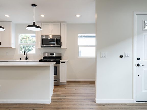 3rd image of 1441 Essex St
