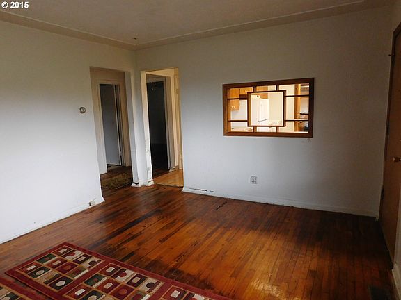 3rd image of 1565 Baker St NE