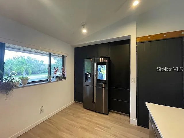 2 bed, 1054 sqft, $2,300 — Photo 3