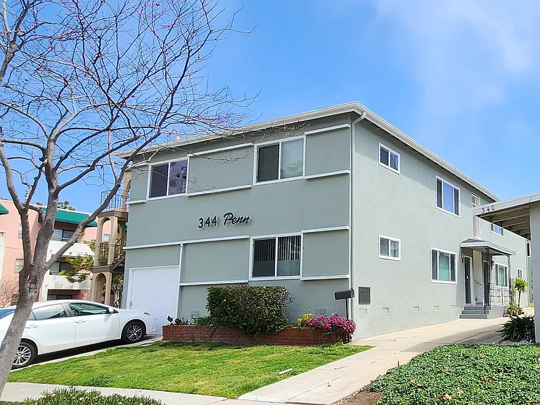 344 Penn St #B — Photo 1