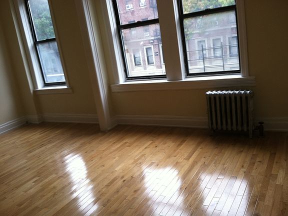 3rd image of 916 Carroll St APT 4E