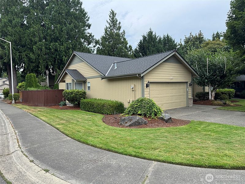 2nd image of 1846 53rd Loop SE