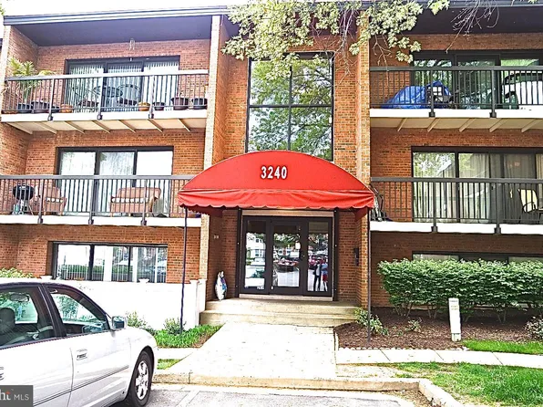 3240 S 28th St, Alexandria, VA