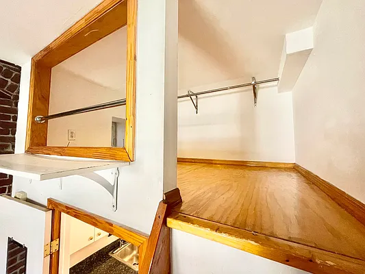 Rented by HOLTON REAL ESTATE INC. | media 19