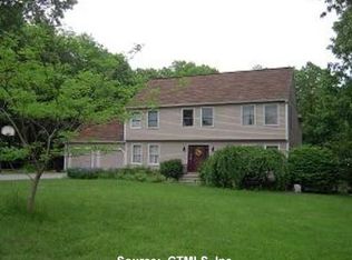 16 Oakridge Dr, Brooklyn, CT 06234