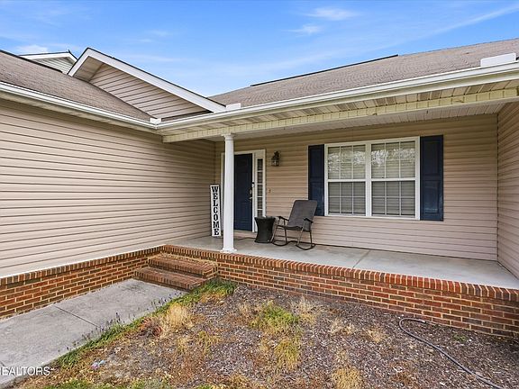 4th image of 3330 Hunt Crest Rd