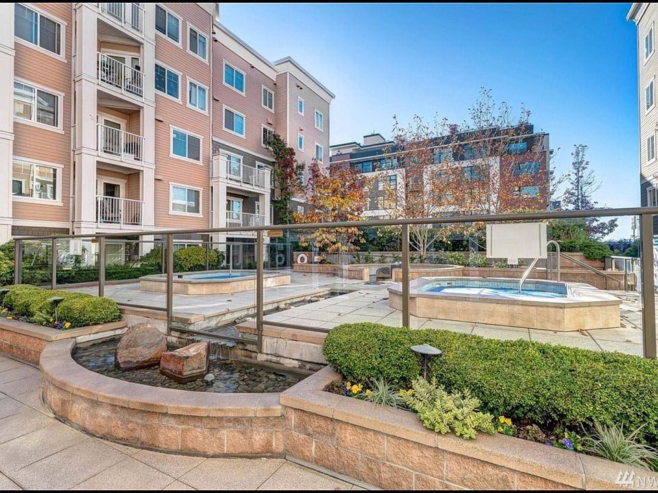 Outdoor Hot Tubs x 2